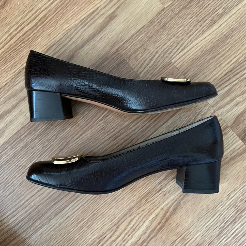 Salvatore Ferragamo Boutique Embossed Brown Leather Low Heels Size 6 AA (narrow)